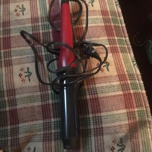 🌸1 HOUR SALE🌸 1.5 inch curling iron!